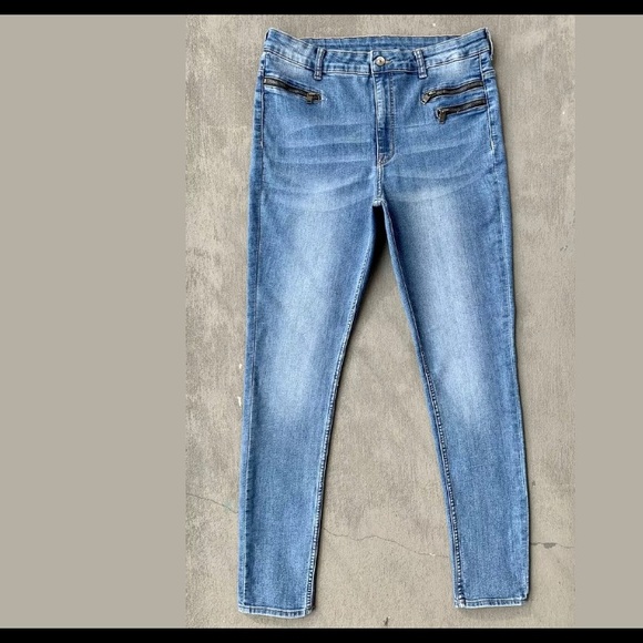 High-Rise H & M DIVIDED Skinny Stretch Blue Jeans - Picture 1 of 9